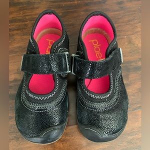 Toddler girl PLAE Emme shoes black size 8 like new